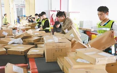 貫通線上線下銷售網(wǎng)絡(luò) 寧波物流系統(tǒng)積極備戰(zhàn)&ldquo;雙十一&rdquo;